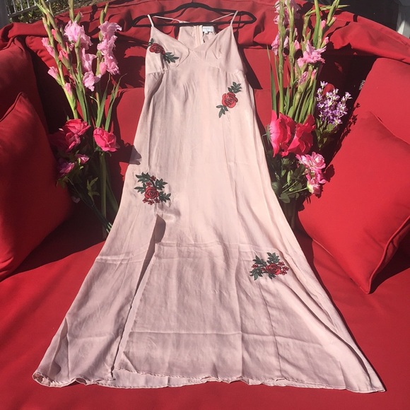 Dresses & Skirts - Slip Dress Maxi Champagne Floral Maxi Dress NWOT Medium Brunch Dress